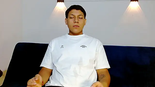 Snapshot of Tylerdrdn chatting on 11/19/25, 03:45 Tylerdrdn online show from 11/19/25, 03:45