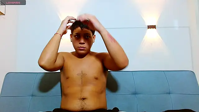 Snapshot of Tylerdrdn chatting on 11/23/25, 02:28 Tylerdrdn online show from 11/23/25, 02:28