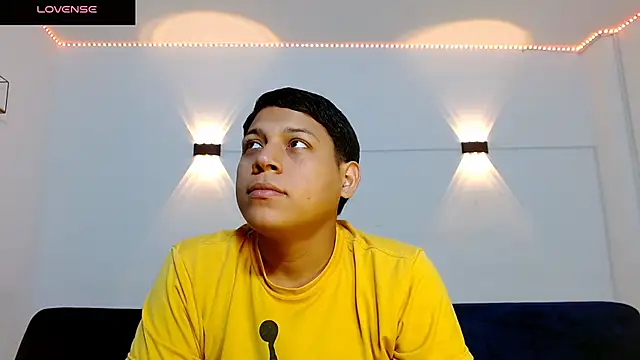 Snapshot of Tylerdrdn chatting on 11/26/25, 07:15 Tylerdrdn online show from 11/26/25, 07:15