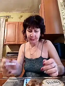 Laura Kiss online show from 12/28/24, 06:17