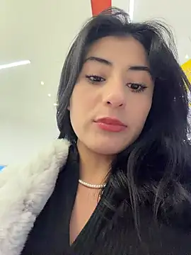 Snapshot of fiorella_paris chatting on 11/23/25, 10:09 fiorella paris online show from 11/23/25, 10:09