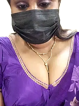 Snapshot of Queenflowerr chatting on 02/21/25, 07:10 Queenflowerr online show from 02/21/25, 07:10