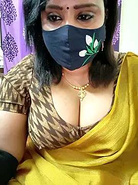 Snapshot of Queenflowerr chatting on 11/09/25, 08:56 Queenflowerr online show from 11/09/25, 08:56