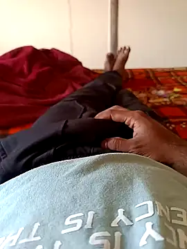 Snapshot of Royyy_dandol chatting on 01/26/25, 04:20 Royyy dandol online show from 01/26/25, 04:20