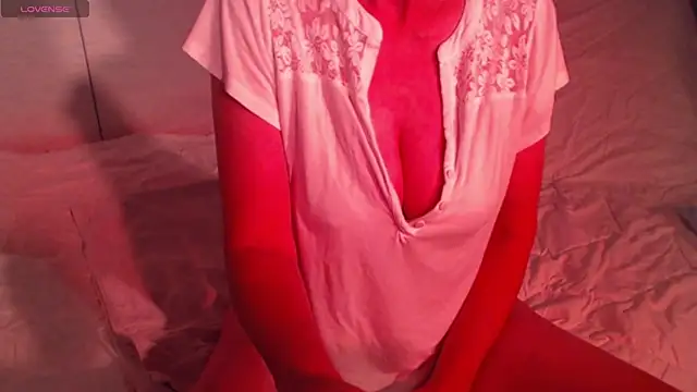 Snapshot of sweetchani666 chatting on 10/12/25, 06:12 sweetchani666 online show from 10/12/25, 06:12