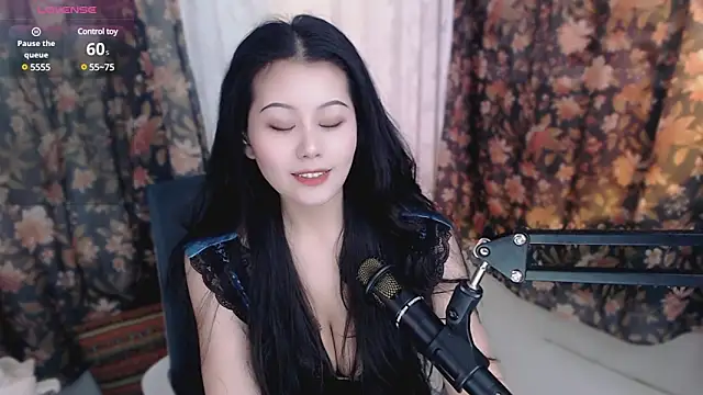 cat-lady-6688 online show from 02/22/25, 02:39