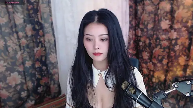 cat-lady-6688 online show from 02/27/25, 10:26