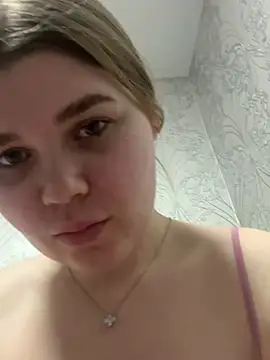 Snapshot of ella_zzz chatting on 03/13/25, 06:23 ella zzz online show from 03/13/25, 06:23