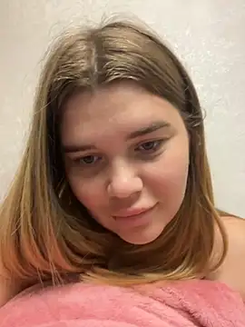 Snapshot of ella_zzz chatting on 10/02/25, 07:54 ella zzz online show from 10/02/25, 07:54