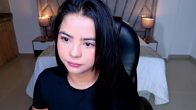 Layla Breezee online show from 06/05/26, 11:05