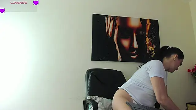 scarlet hit online show from 11/13/25, 04:11