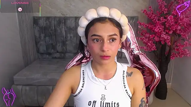 Snapshot of lilith_petit_sub chatting on 09/16/25, 08:21 lilith petit sub online show from 09/16/25, 08:21