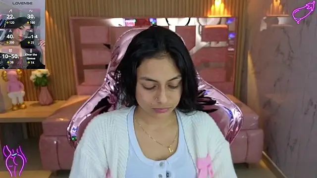 Snapshot of lilith_petit_sub chatting on 10/11/25, 03:50 lilith petit sub online show from 10/11/25, 03:50