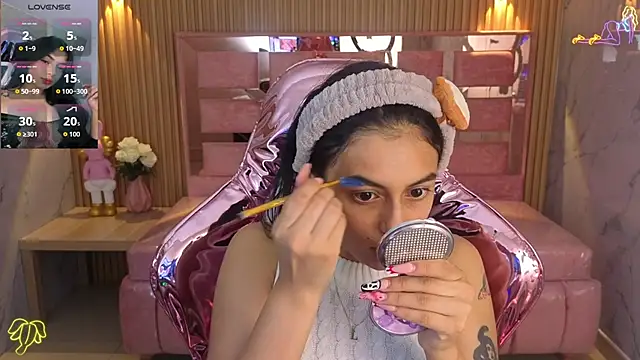 Snapshot of lilith_petit_sub chatting on 10/30/25, 03:30 lilith petit sub online show from 10/30/25, 03:30