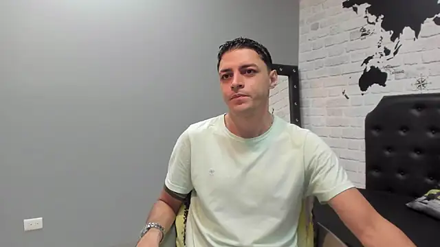 Snapshot of Frank_Millers chatting on 11/17/25, 04:13 Frank Millers online show from 11/17/25, 04:13