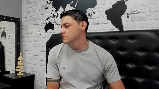 Snapshot of Frank_Millers chatting on 11/25/25, 07:36 Frank Millers online show from 11/25/25, 07:36