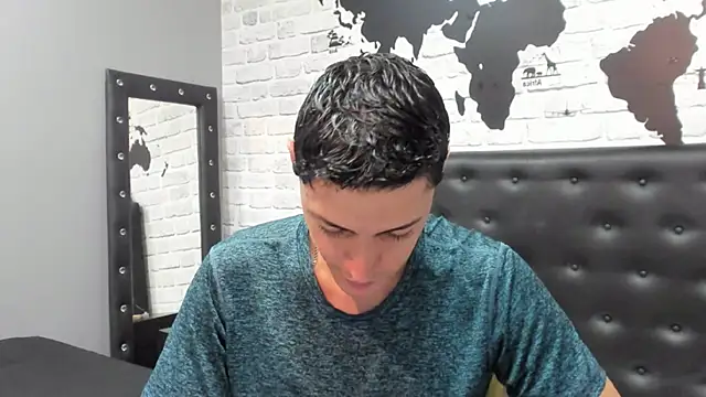 Snapshot of Frank_Millers chatting on 11/26/25, 08:10 Frank Millers online show from 11/26/25, 08:10