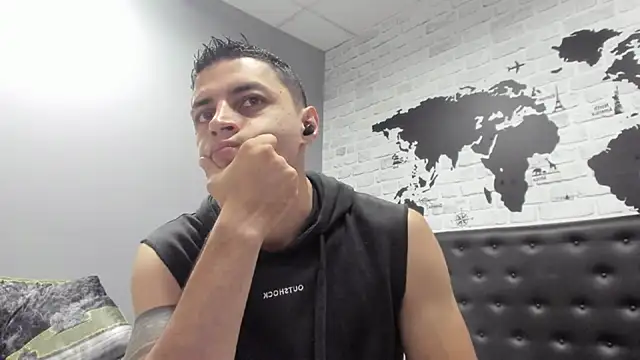 Snapshot of Frank_Millers chatting on 12/04/25, 06:27 Frank Millers online show from 12/04/25, 06:27