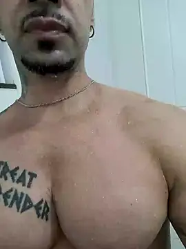 Snapshot of badbrown chatting on 01/22/25, 04:23 badbrown online show from 01/22/25, 04:23