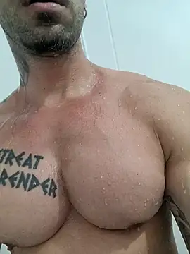Snapshot of badbrown chatting on 03/17/25, 03:36 badbrown online show from 03/17/25, 03:36