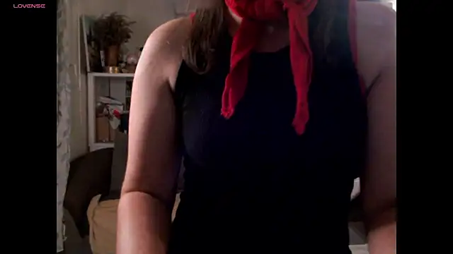 Snapshot of AdorahB3ll3 chatting on 09/28/25, 07:08 AdorahB3ll3 online show from 09/28/25, 07:08