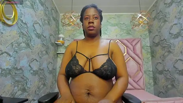 nefertiti ebony online show from 11/14/25, 04:55