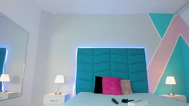 Luciana brown  online show from 03/14/25, 08:17