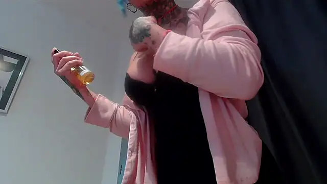 serena  vedette online show from 12/01/25, 10:31