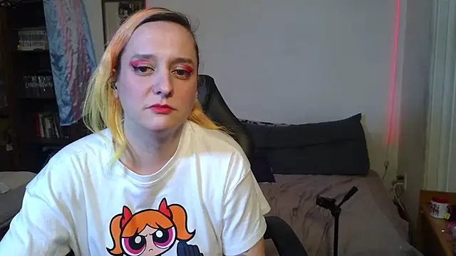 Snapshot of Evelan420 chatting on 10/28/25, 09:28 Evelan420 online show from 10/28/25, 09:28