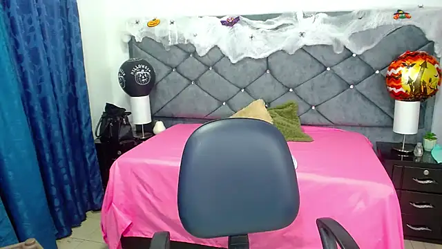 victoria adams07 online show from 10/23/25, 08:07