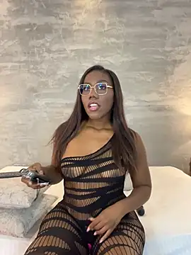Alaia Colins online show from 06/24/26, 02:10