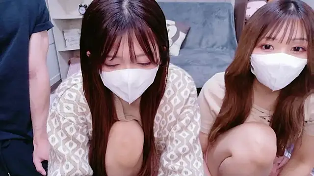 NA-KAREN-V8 online show from 10/10/25, 10:47