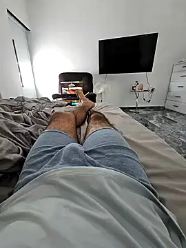 Snapshot of j0nathan00 chatting on 02/07/25, 05:18 j0nathan00 online show from 02/07/25, 05:18