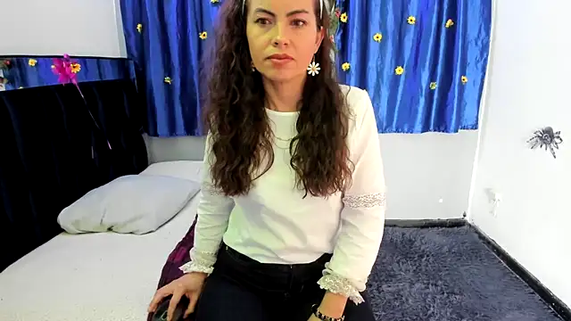 Snapshot of ShairaMarss chatting on 11/12/25, 02:06 ShairaMarss online show from 11/12/25, 02:06