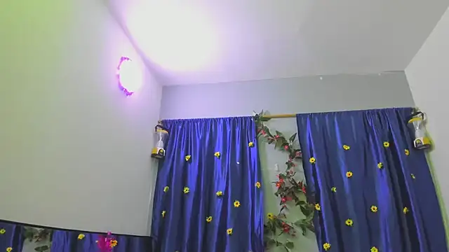 Snapshot of ShairaMarss chatting on 11/18/25, 02:32 ShairaMarss online show from 11/18/25, 02:32