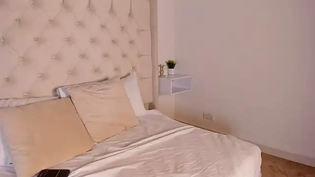 Snapshot of bella_bloomg chatting on 02/03/25, 11:15 bella bloomg online show from 02/03/25, 11:15