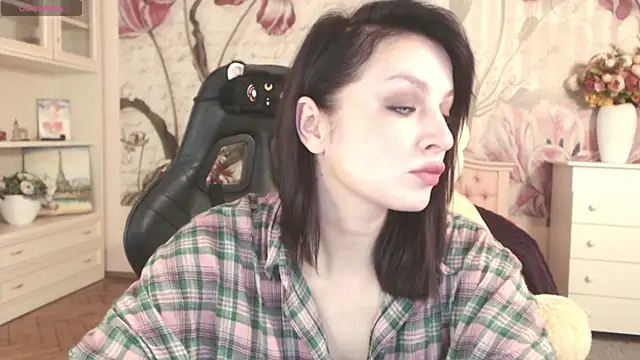 BritneyBarker online show from 10/13/25, 12:10