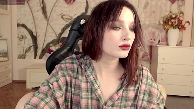 BritneyBarker online show from 11/18/25, 07:29