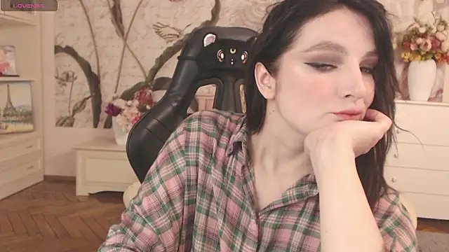 Snapshot of BritneyBarker chatting on 01/06/26, 12:03 BritneyBarker online show from 01/06/26, 12:03