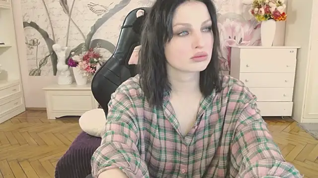 Snapshot of BritneyBarker chatting on 03/17/26, 08:23 BritneyBarker online show from 03/17/26, 08:23