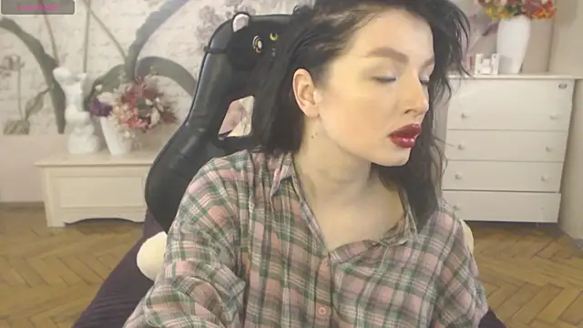 Snapshot of BritneyBarker chatting on 03/27/26, 04:18 BritneyBarker online show from 03/27/26, 04:18