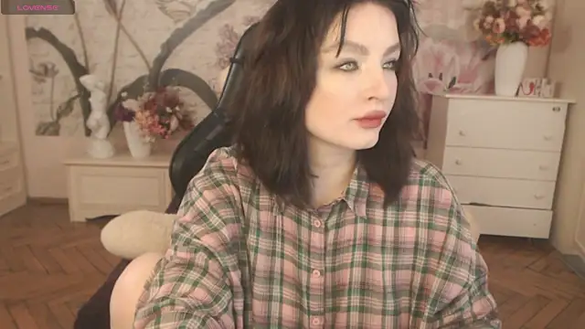 Snapshot of BritneyBarker chatting on 04/29/26, 01:53 BritneyBarker online show from 04/29/26, 01:53