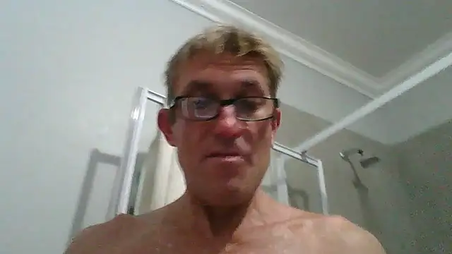 Snapshot of xylegs chatting on 02/21/25, 08:38 xylegs online show from 02/21/25, 08:38