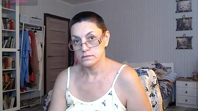 Snapshot of Soffya_Soy chatting on 06/08/26, 01:44 Soffya Soy online show from 06/08/26, 01:44