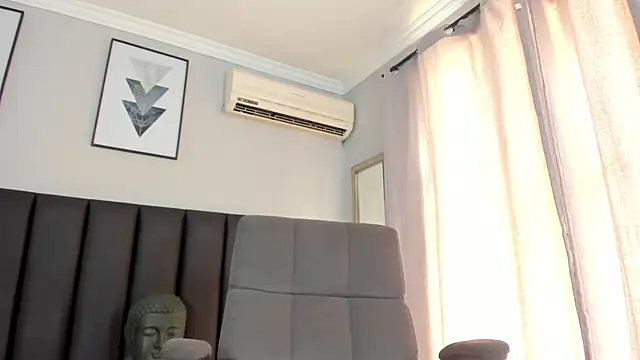 Snapshot of Alezzandro_ chatting on 02/25/25, 01:39 Alezzandro online show from 02/25/25, 01:39