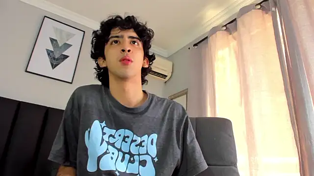 Snapshot of Alezzandro_ chatting on 02/28/25, 02:09 Alezzandro online show from 02/28/25, 02:09