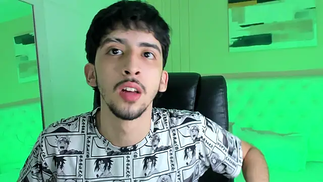 Snapshot of Alezzandro_ chatting on 09/08/25, 08:30 Alezzandro online show from 09/08/25, 08:30