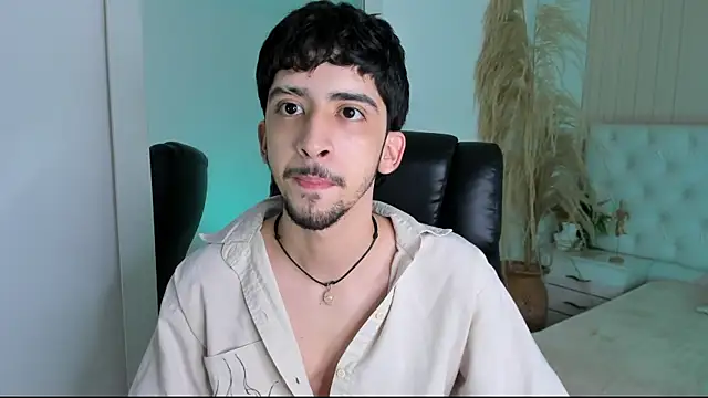 Snapshot of Alezzandro_ chatting on 09/09/25, 08:41 Alezzandro online show from 09/09/25, 08:41