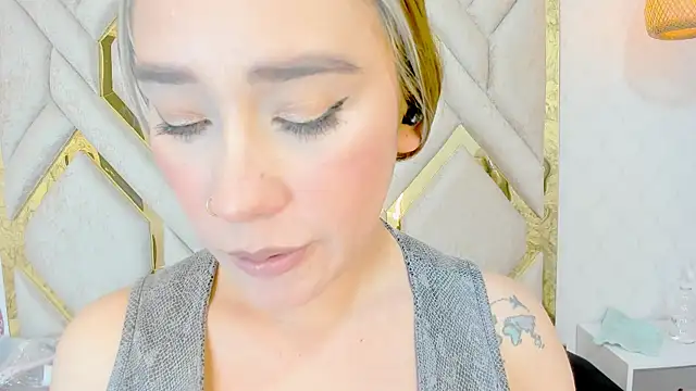 Lannajansen online show from 02/08/25, 04:57