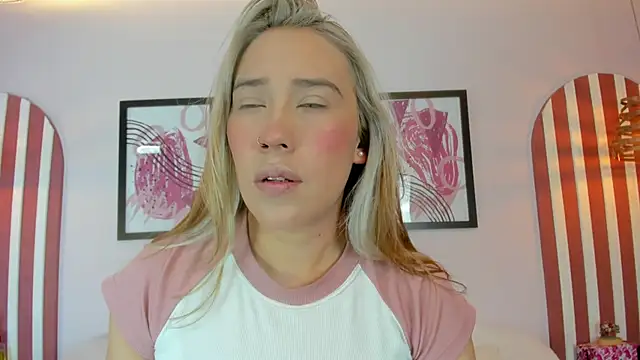 Lannajansen online show from 10/20/25, 03:45